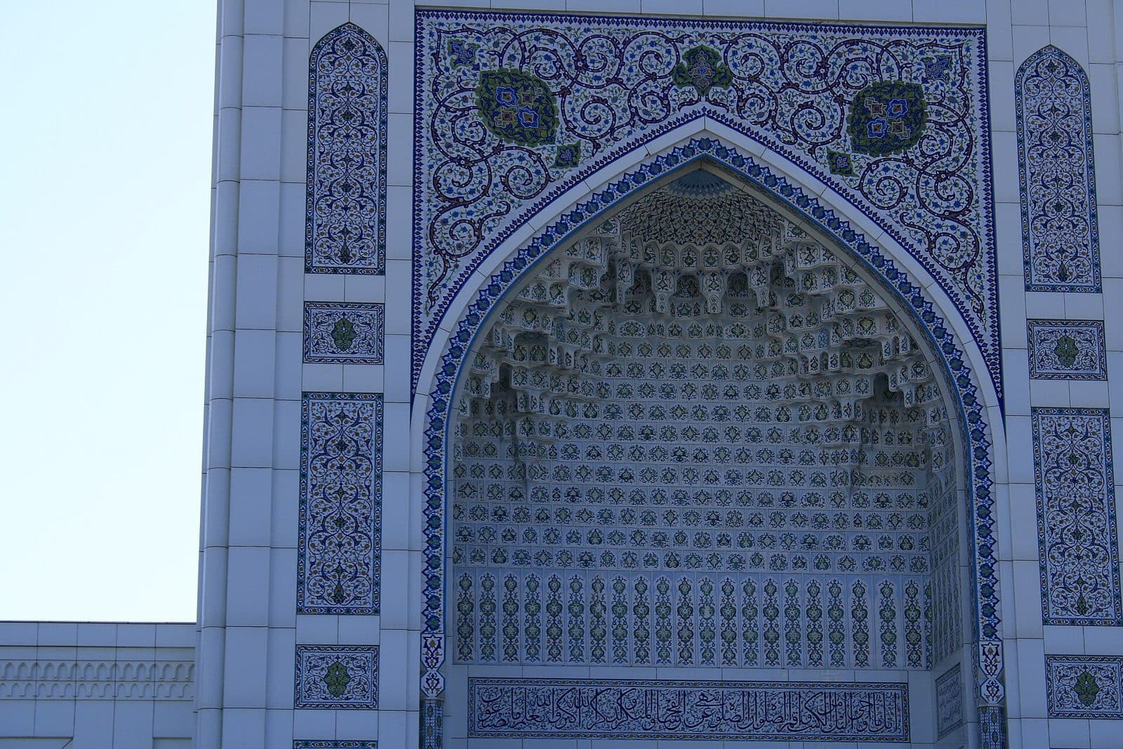 Patterns on the Minor Mosque portal